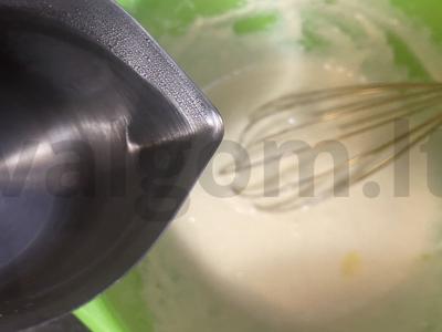 Pūsti blynai su pienu ir tirpintu sviestu Žingsnis 7