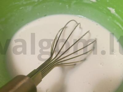 Pūsti blynai su pienu ir tirpintu sviestu Žingsnis 8