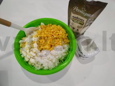 Salotas su kukurūzais ir ryžiais Žingsnis 3
