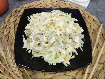 Salotas su kukurūzais ir ryžiais pagrindine nuotrauka