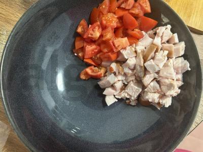 Salotas „Edelveisas“ su rūkytomis vištienos krūtinėlėmis Žingsnis 1