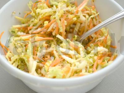 Pekino kopūstų salotos su morkomis ir riešutais Žingsnis 7