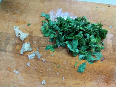 Šiltas salotas su baklažanais ir pesto Žingsnis 4