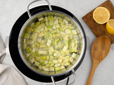 Cukinijų uogienė kaip ananasinė Žingsnis 3