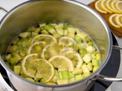 Cukinijų uogienė kaip ananasinė Žingsnis 4