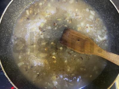 Švelniausi jautienos šonkauliai pomidorų padaže Žingsnis 4