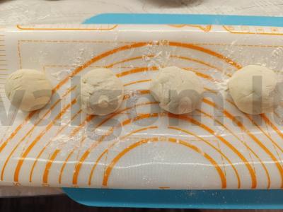 Varškės ir graikinių riešutų bandelės Žingsnis 3