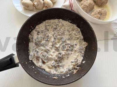 Kepti kotletai su grybų padažu Žingsnis 8
