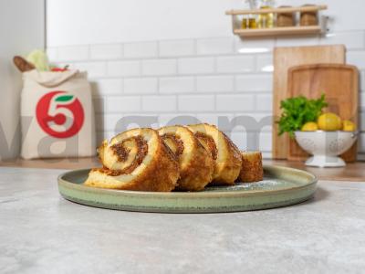 Rulonas su uogiene pagrindine nuotrauka