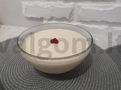 Varškės kremas su jogurtu „Šaltas rytas“ pagrindine nuotrauka