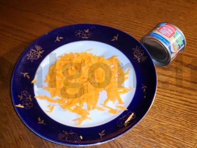 Jauno bulvių troškinys su dešrelėmis ir pomidorų pasta Žingsnis 2