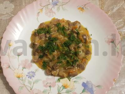 Vištienos skrandžių padažas pagrindine nuotrauka