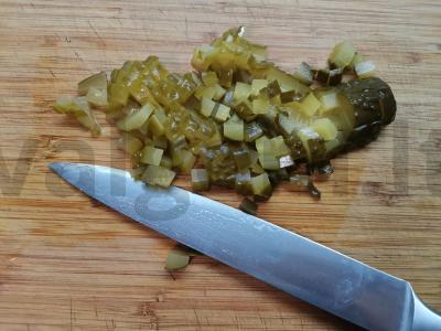 Salotos su marinuotais agurkais, kiaušiniais ir bulvėmis „Išgelbėjimas“ Žingsnis 1