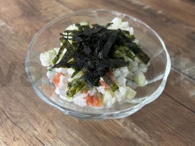 Sushi salotas su upėtakiu ir agurku Žingsnis 3