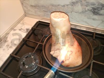 Kepinta kiaulienos kulšis su prieskoniais Žingsnis 2