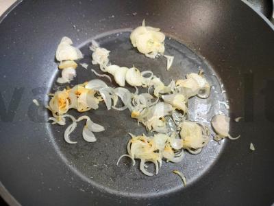 Lavašas su daržovių įdaru ir dešrelėmis Žingsnis 1