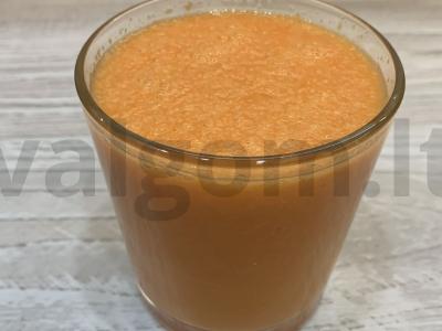 Morkų sultys su grietinėle pagrindine nuotrauka