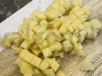 Salotos su kukurūzais ir ananasais Žingsnis 2