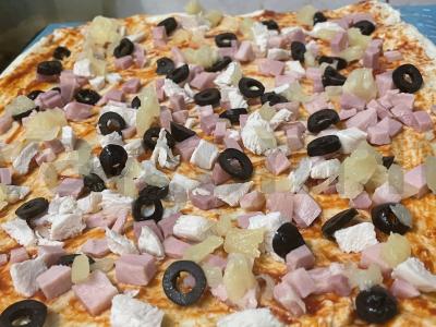 Pica su ananasais ir vištienos krūtinėle Žingsnis 4