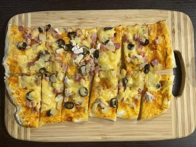 Pica su ananasais ir vištienos krūtinėle pagrindine nuotrauka