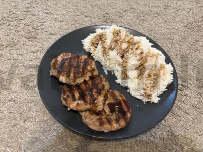 Virti ryžiai su tuno kotletais pagrindine nuotrauka