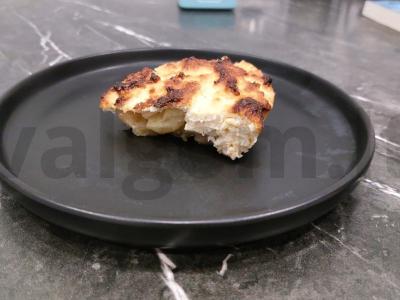 Varškės šarlotė su kokosų drožlėmis pagrindine nuotrauka