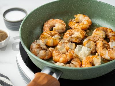 Tigro krevetės grietinėlės padaže Žingsnis 2