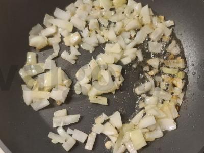 Makaronai-nestai su faršu pomidorų padaže Žingsnis 2