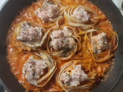 Makaronai-nestai su faršu pomidorų padaže Žingsnis 7