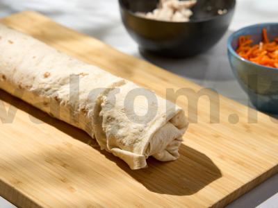 Rulonas su lydytu sūriu ir korėjietiška morkų salotomis Žingsnis 5