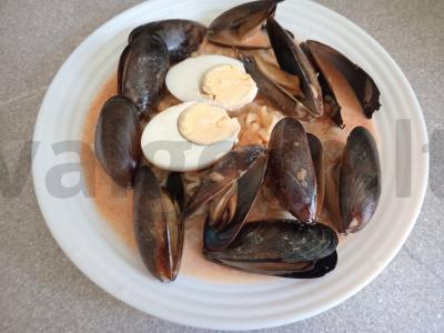 Greito paruošimo makaronai su midijomis ir aštriu grietinėlės padažu Žingsnis 5