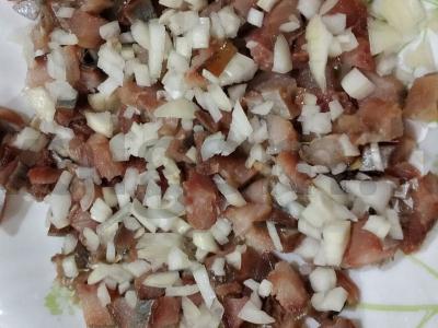 Originalus salotas „Silkė po sniegu“ Žingsnis 1