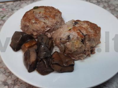 Kiaulienos kotletai su grybais pagrindine nuotrauka