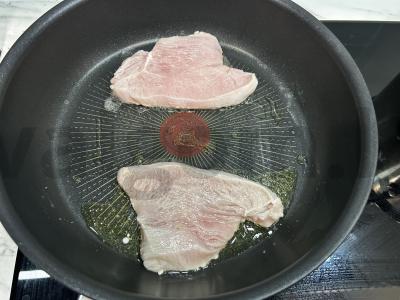 Kalakutų steikai grietinėlės padaže Žingsnis 2