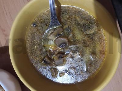 Grybų sriuba su vermišeliais pagrindine nuotrauka