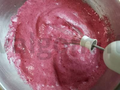 Greitas pyragas su uogiene arbatai Žingsnis 1