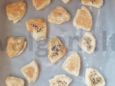 Sausainiai „Trikampiai“ su cukrumi Žingsnis 9