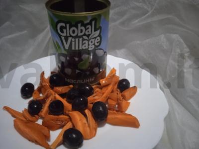 Salotos su kepta morkomis, alyvuogėmis ir fetos sūriu Žingsnis 4