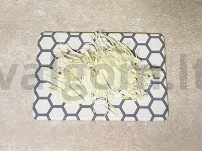 Salotas „Skanus“ su sausainiais ir kukurūzais Žingsnis 1