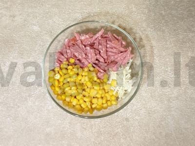 Salotas „Skanus“ su sausainiais ir kukurūzais Žingsnis 3