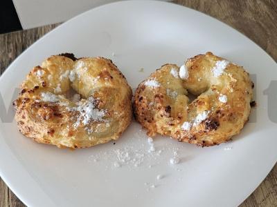 Varškės-sūrio žiedai pagrindine nuotrauka