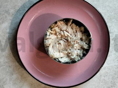 Švelnus jūros dumblių salotas su vištiena ir pomidorais Žingsnis 6