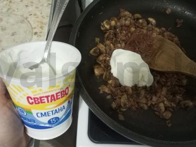 Grietinės padažas su bekonu ir grybais Žingsnis 4