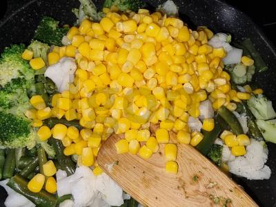 Troškinti daržovės augaliniame aliejuje Žingsnis 3