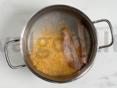 Žirnių sriuba su rūkyta mėsa pagal klasikinį receptą Žingsnis 3