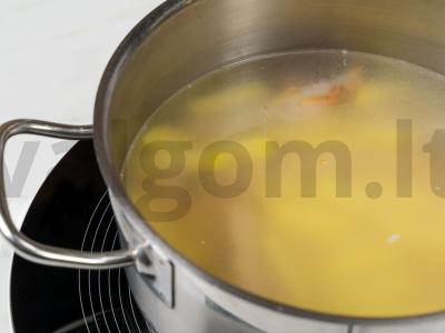 Žirnių sriuba su rūkyta mėsa pagal klasikinį receptą Žingsnis 5