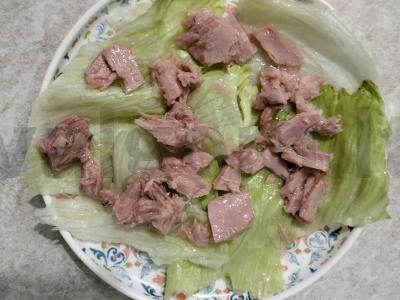 Lengvas salotas su avokadu ir tunu Žingsnis 5