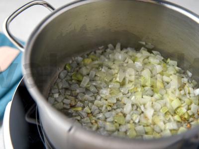 Šakniavaisių tyrės sriuba Žingsnis 1