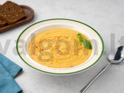 Šakniavaisių tyrės sriuba pagrindine nuotrauka