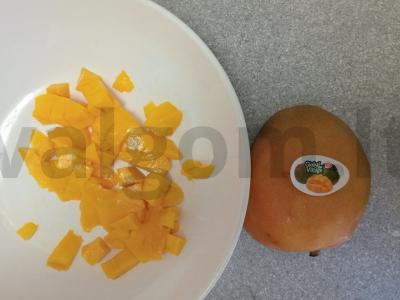 Mango, kivi, nektarino ir pieno kokteilis Žingsnis 1